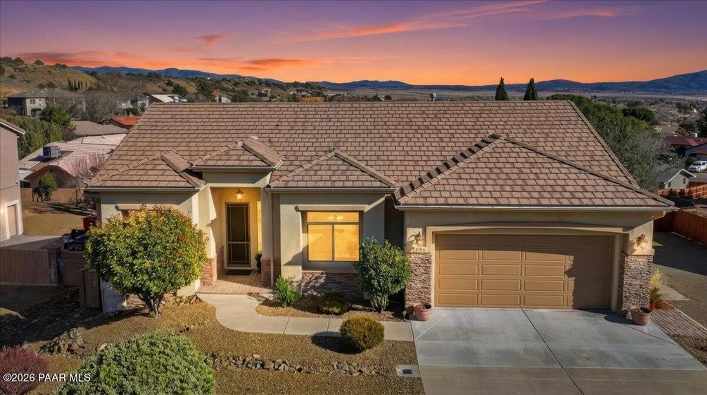 Photo of 1395 N Rustlers Roost, Dewey-Humboldt, AZ 86327 (MLS # 1078898)