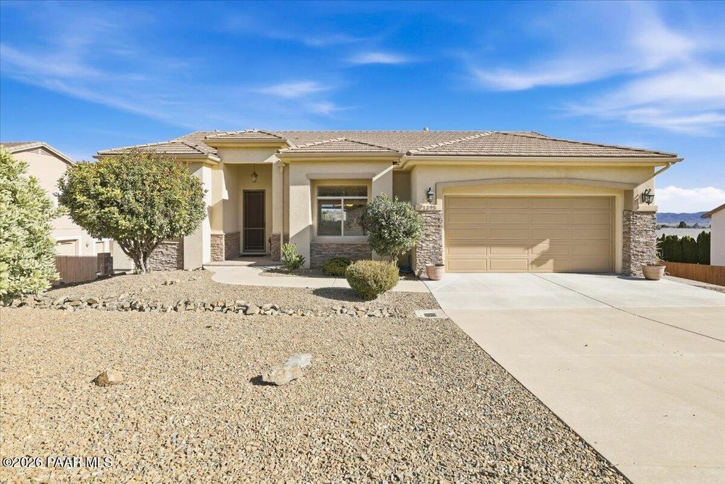 Photo of 1395 N Rustlers Roost, Dewey-Humboldt, AZ 86327 (MLS # 1078898)