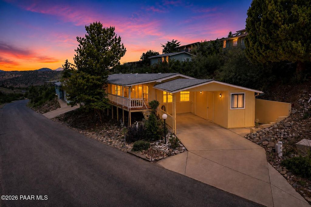 Photo of 2352 Hillside Loop Road, Prescott, AZ 86301 (MLS # 1082369)