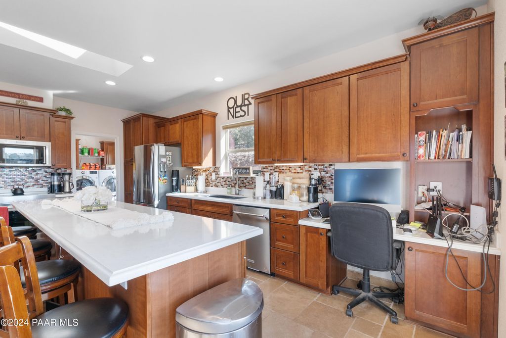 Photo of 2932 N Skylight Drive, Kingman, AZ 86401 (MLS # 1082921)