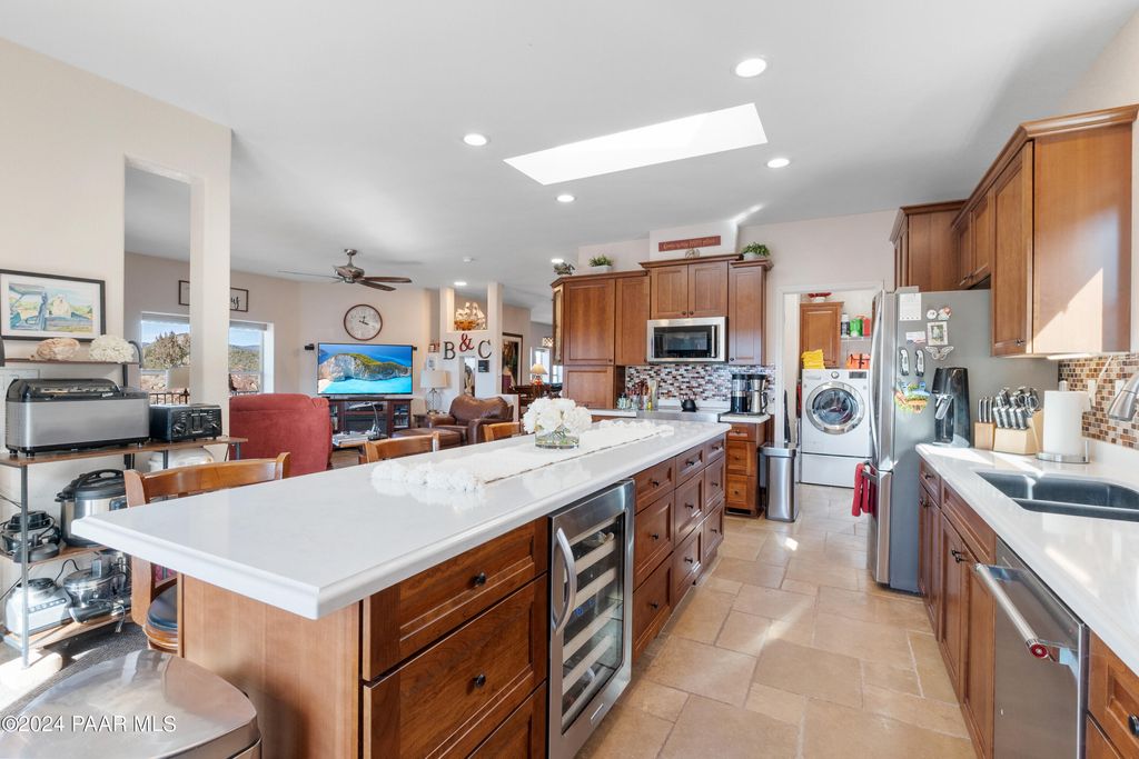 Photo of 2932 N Skylight Drive, Kingman, AZ 86401 (MLS # 1082921)
