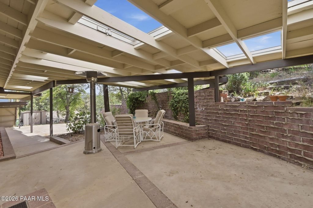 Photo of 805 Crest Drive, Prescott, AZ 86303 (MLS # 1081983)
