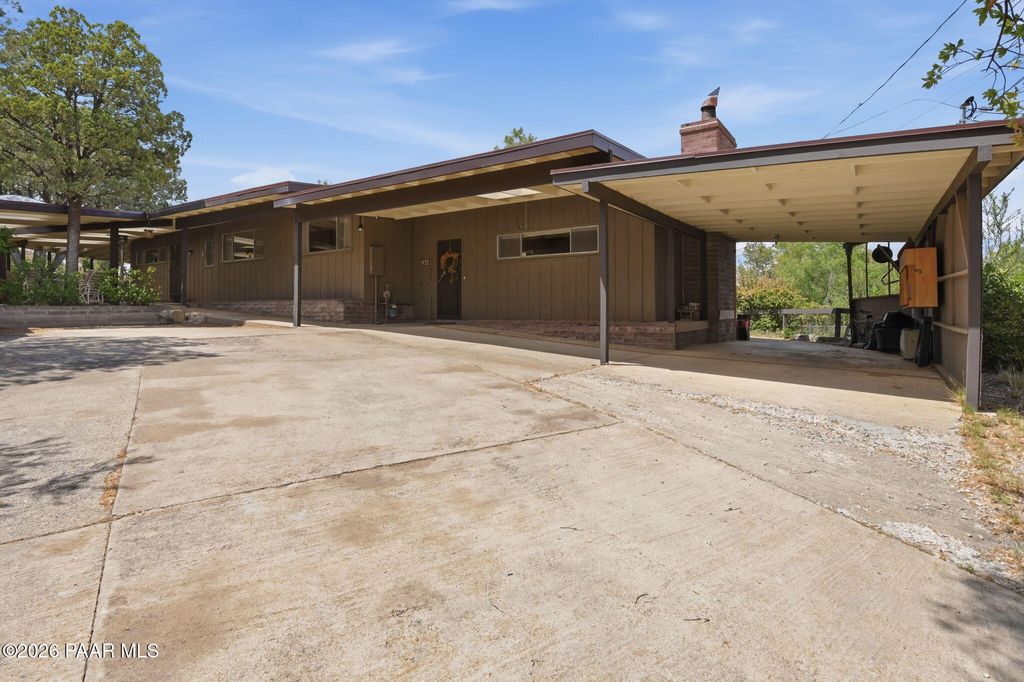 Photo of 805 Crest Drive, Prescott, AZ 86303 (MLS # 1081983)