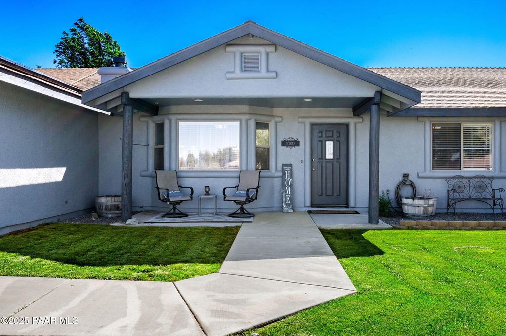 Photo of 187 N Sycamore Vista Drive, Chino Valley, AZ 86323 (MLS # 1077079)