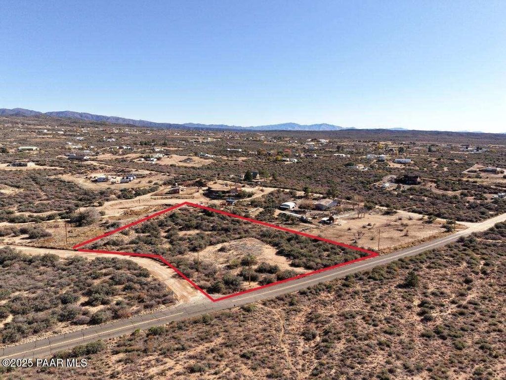 Photo of 8565 S Donegal Drive, Wilhoit, AZ 86332 (MLS # 1078317)