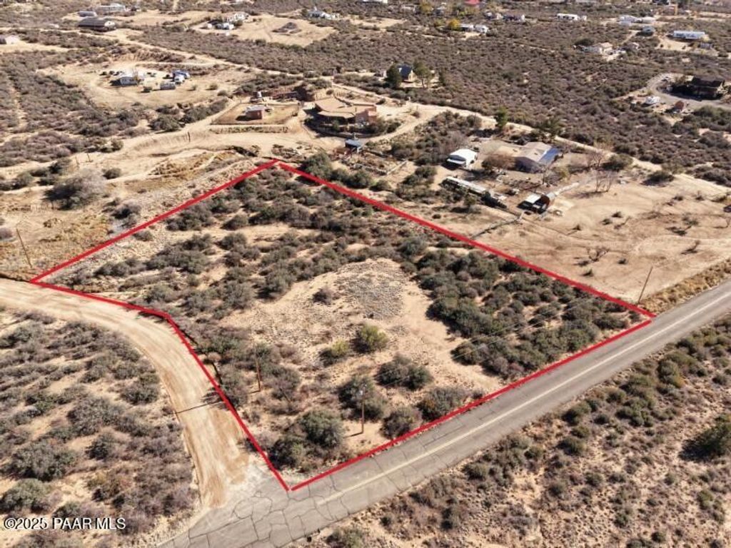 Photo of 8565 S Donegal Drive, Wilhoit, AZ 86332 (MLS # 1078317)