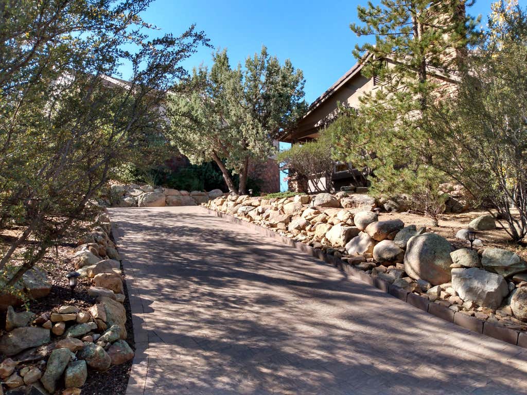 Photo of 524 Lodge Trail Circle, Prescott, AZ 86303 (MLS # 1083844)