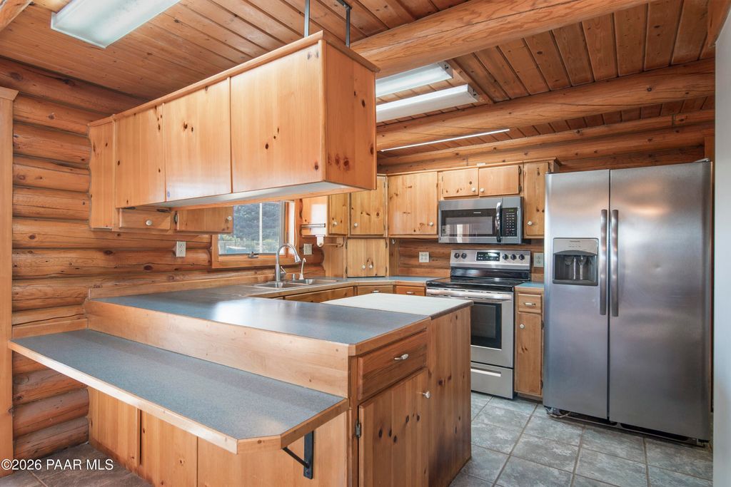 Photo of 26162 W Pecks Peak Road, Hillside, AZ 86321 (MLS # 1078877)