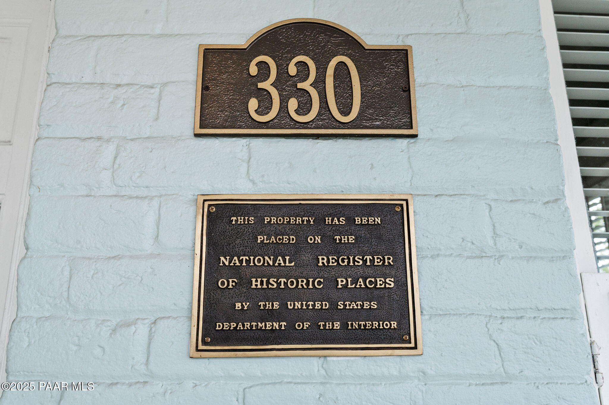 330 N Mount Vernon Avenue