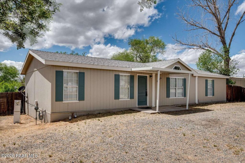 Photo of 6256 N Moonlight Way, Prescott Valley, AZ 86314 (MLS # 1081179)