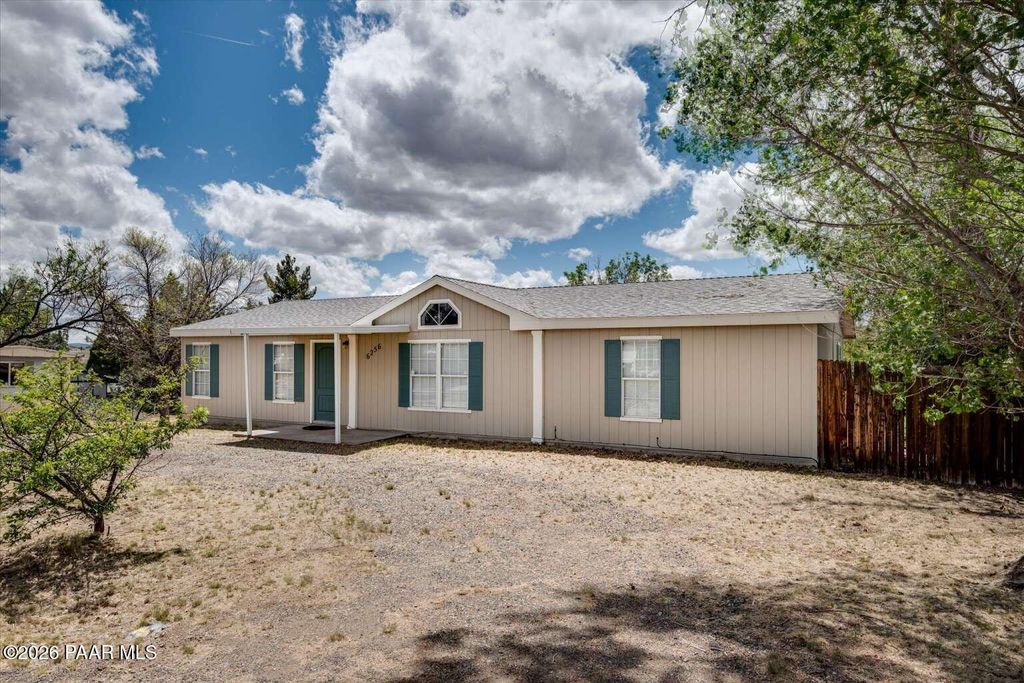 Photo of 6256 N Moonlight Way, Prescott Valley, AZ 86314 (MLS # 1081179)