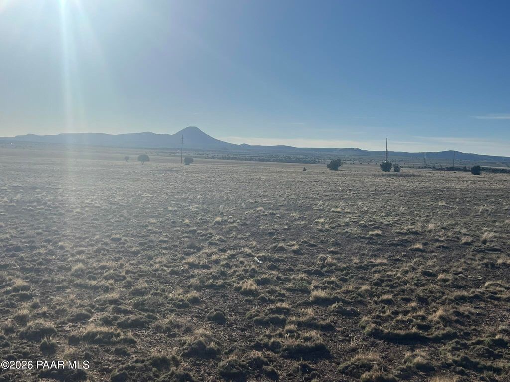 Photo of 293 Arizona Rd Western Portion, Ash Fork, AZ 86320 (MLS # 1080637)