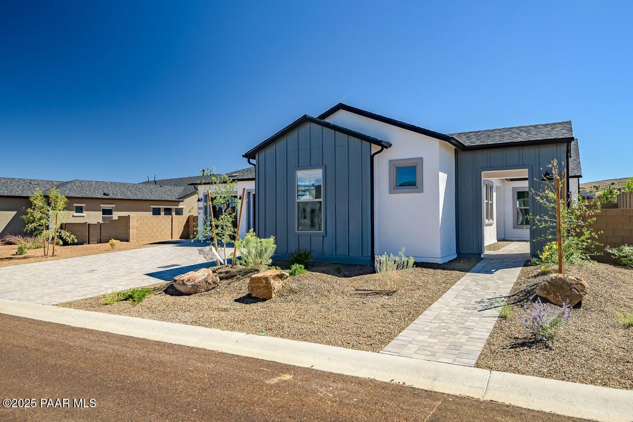 3205 Willow Butte Circle