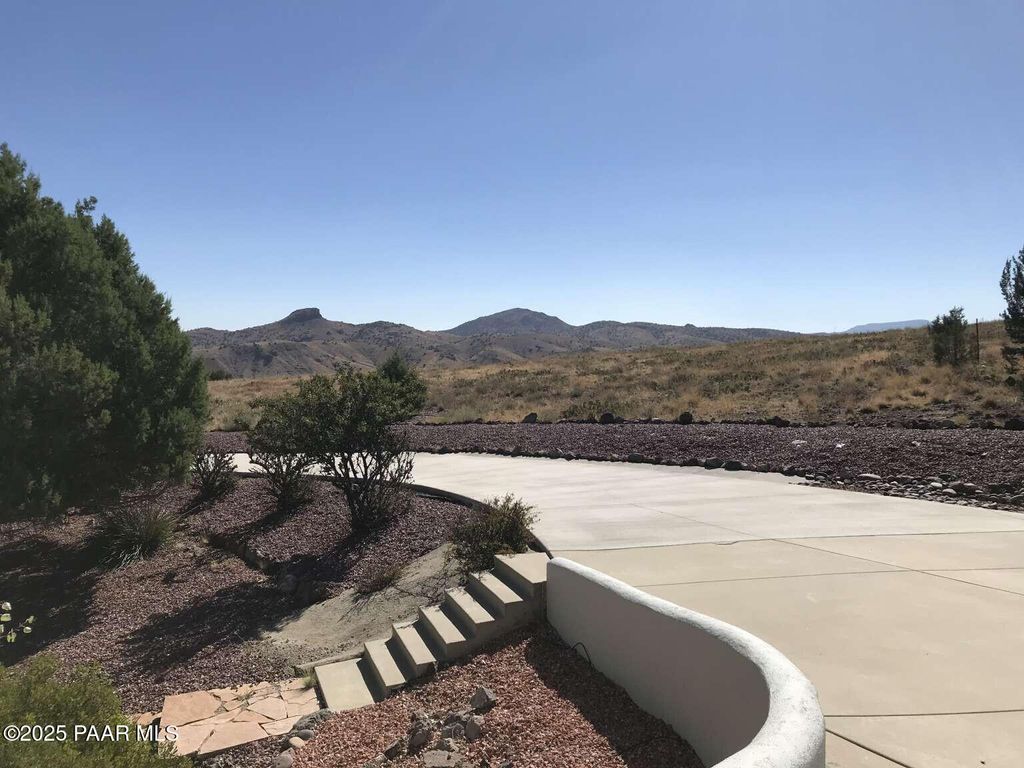 Photo of 20480 N Buckboard Lane, Paulden, AZ 86334 (MLS # 1076980)