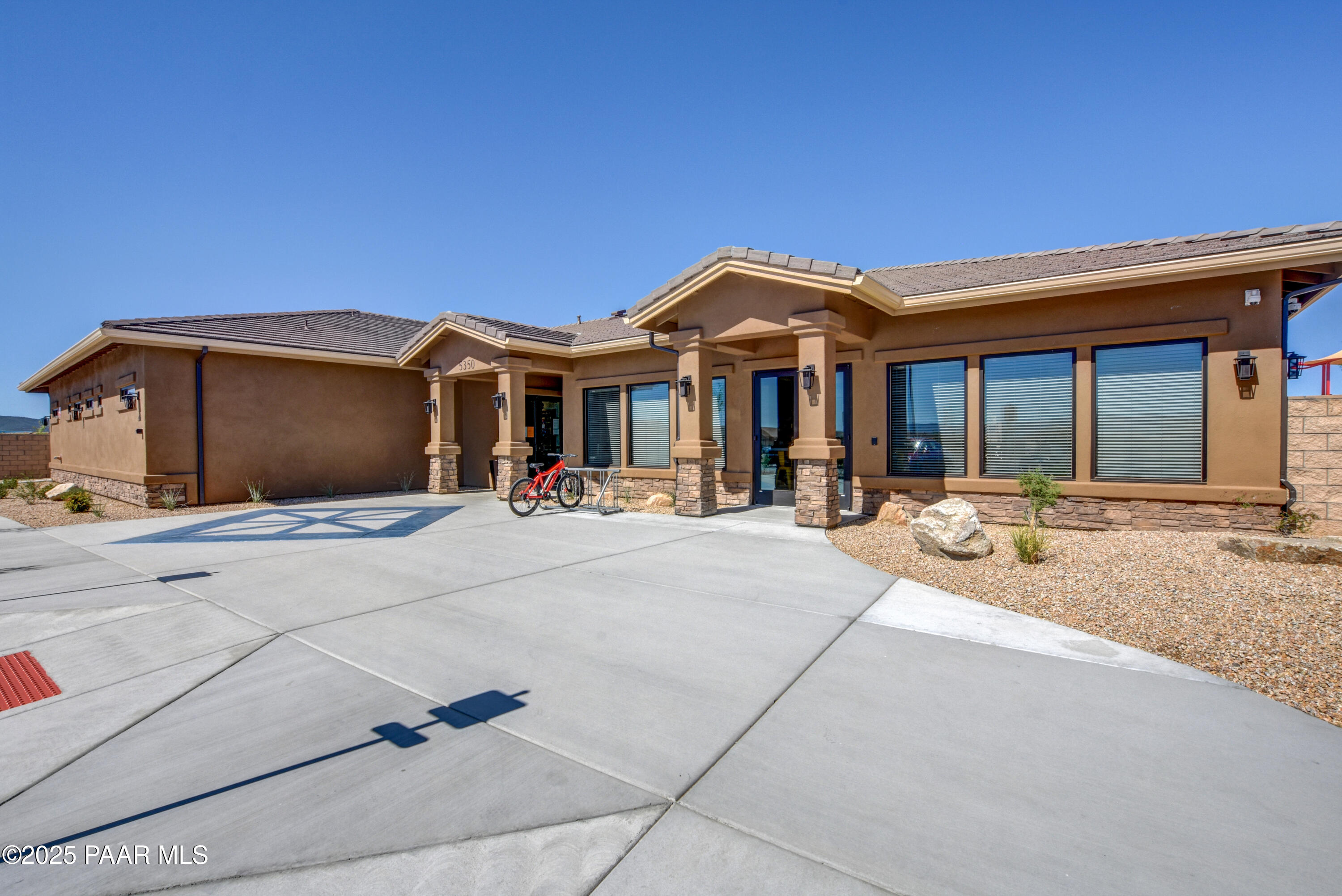 6020 E Tanridge Drive