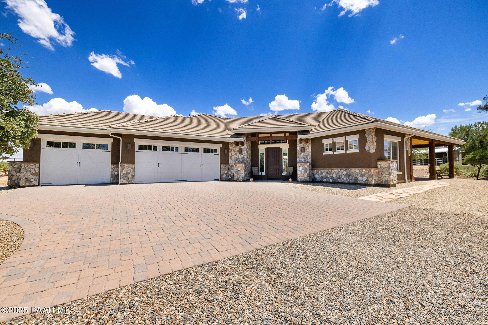 2005 W Seven Oaks