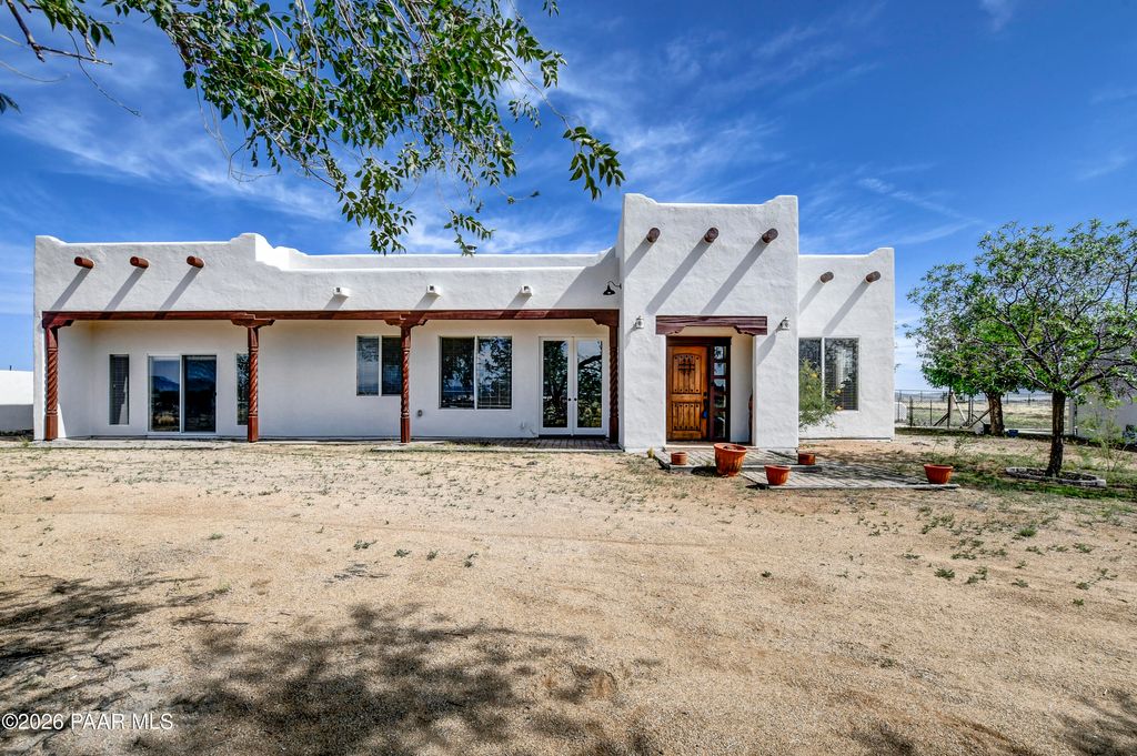 Photo of 7610 N Lawrence Lane, Prescott Valley, AZ 86315 (MLS # 1080740)