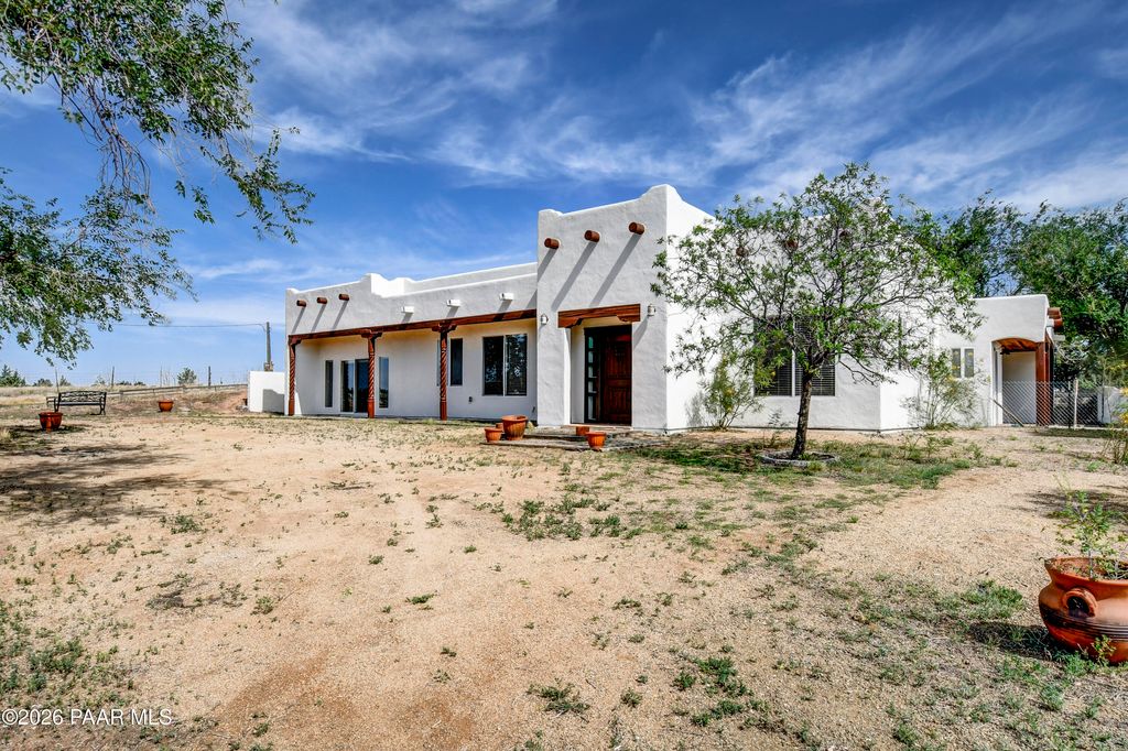 Photo of 7610 N Lawrence Lane, Prescott Valley, AZ 86315 (MLS # 1080740)