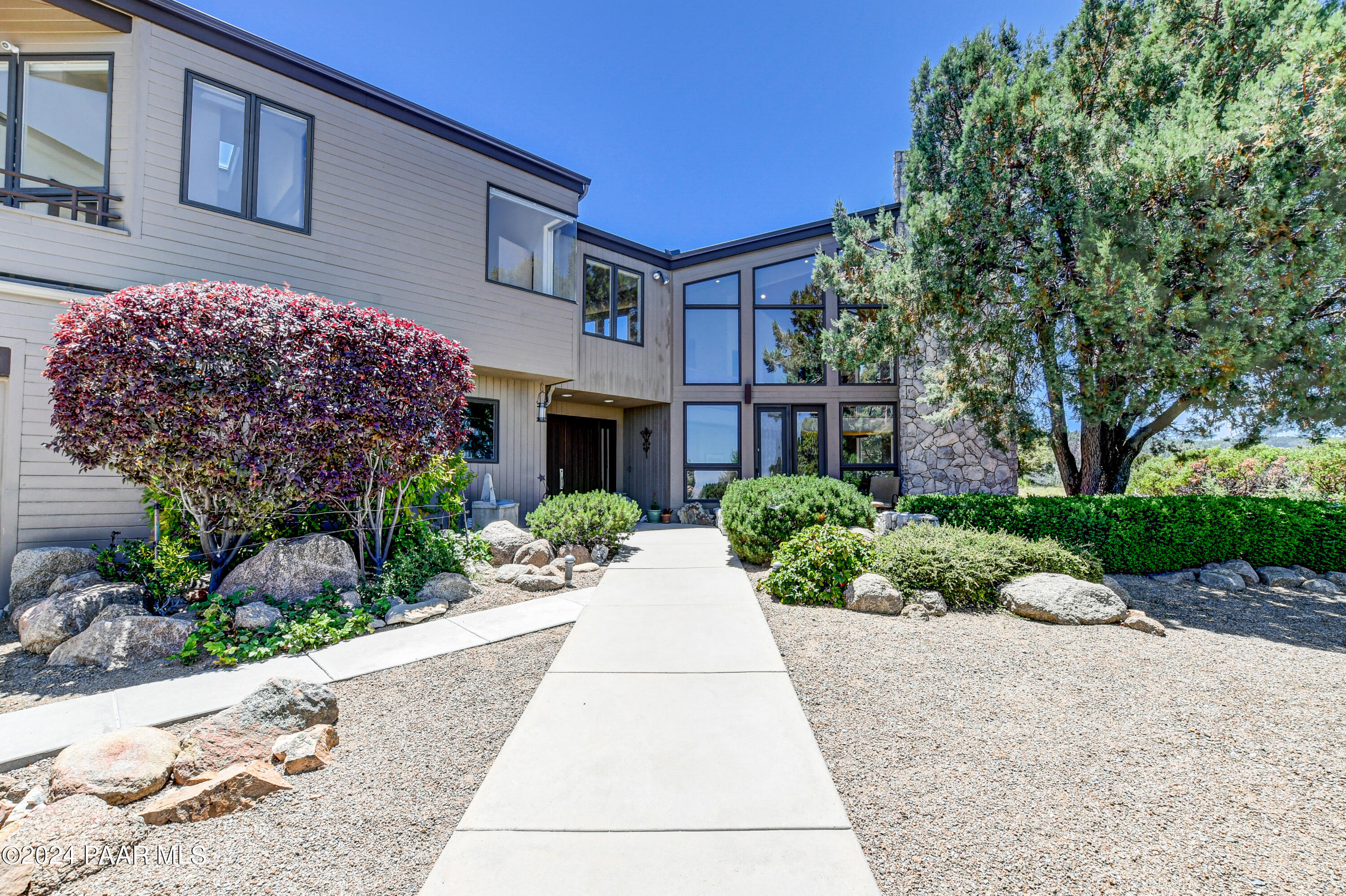 1301 S Manzanita Hill Road