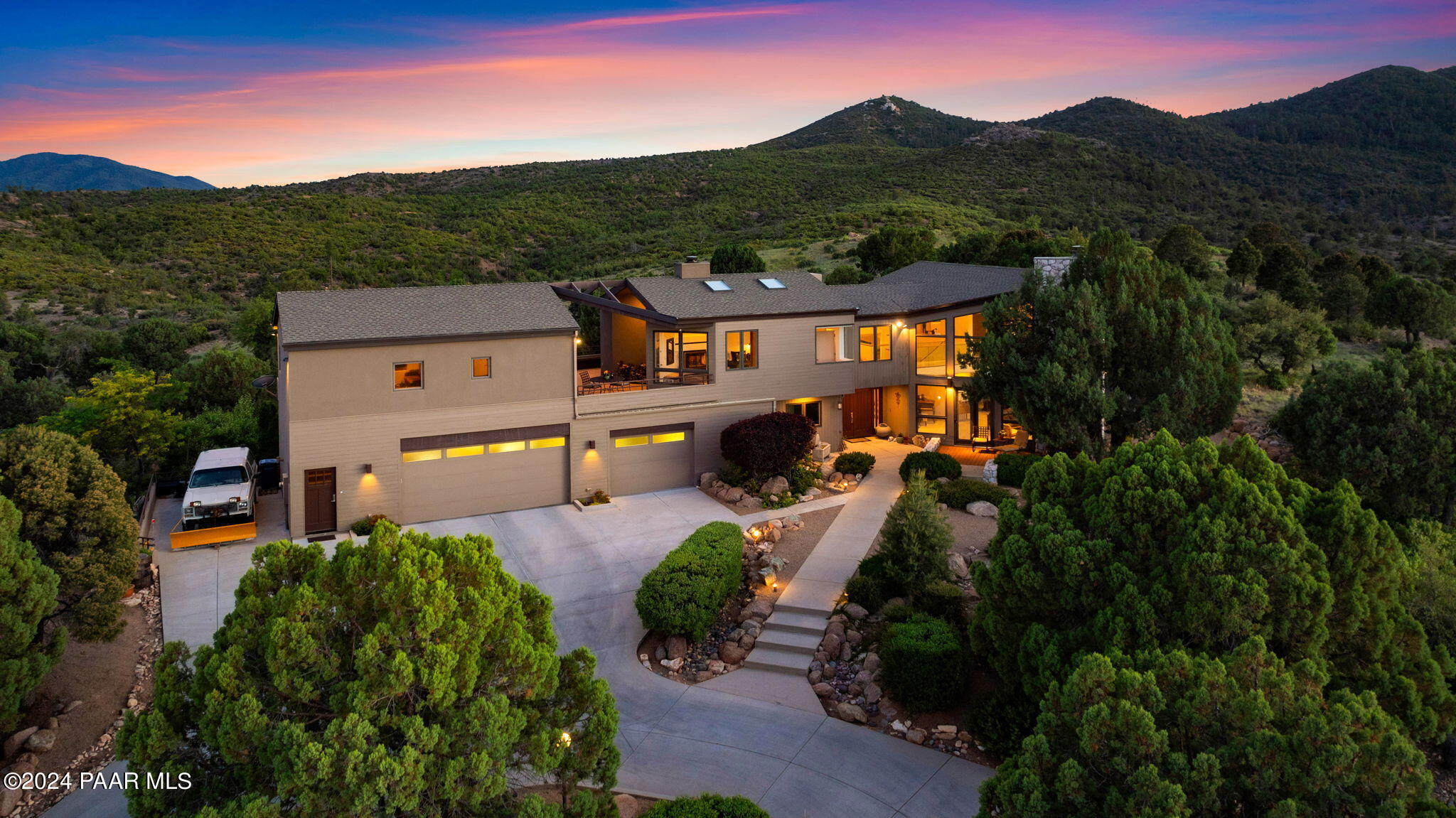 1301 S Manzanita Hill Road