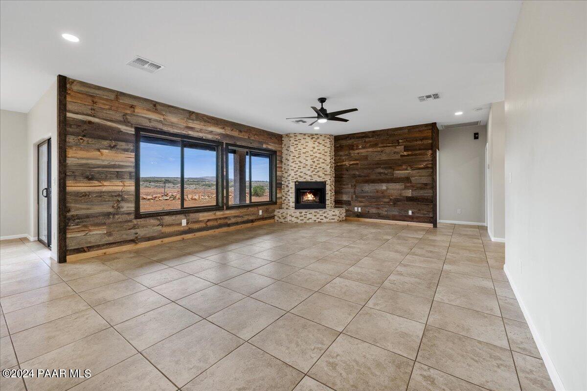 320 S Hoss Road
