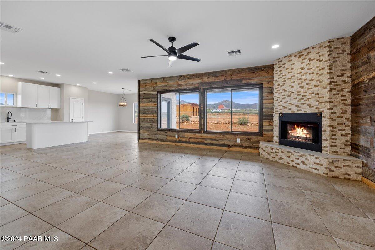 320 S Hoss Road