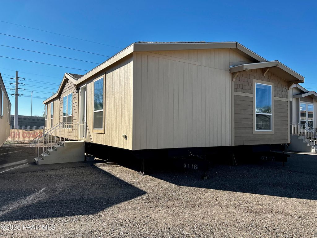 Photo of 6189 N Cattletrack Road, Prescott Valley, AZ 86314 (MLS # 1078384)