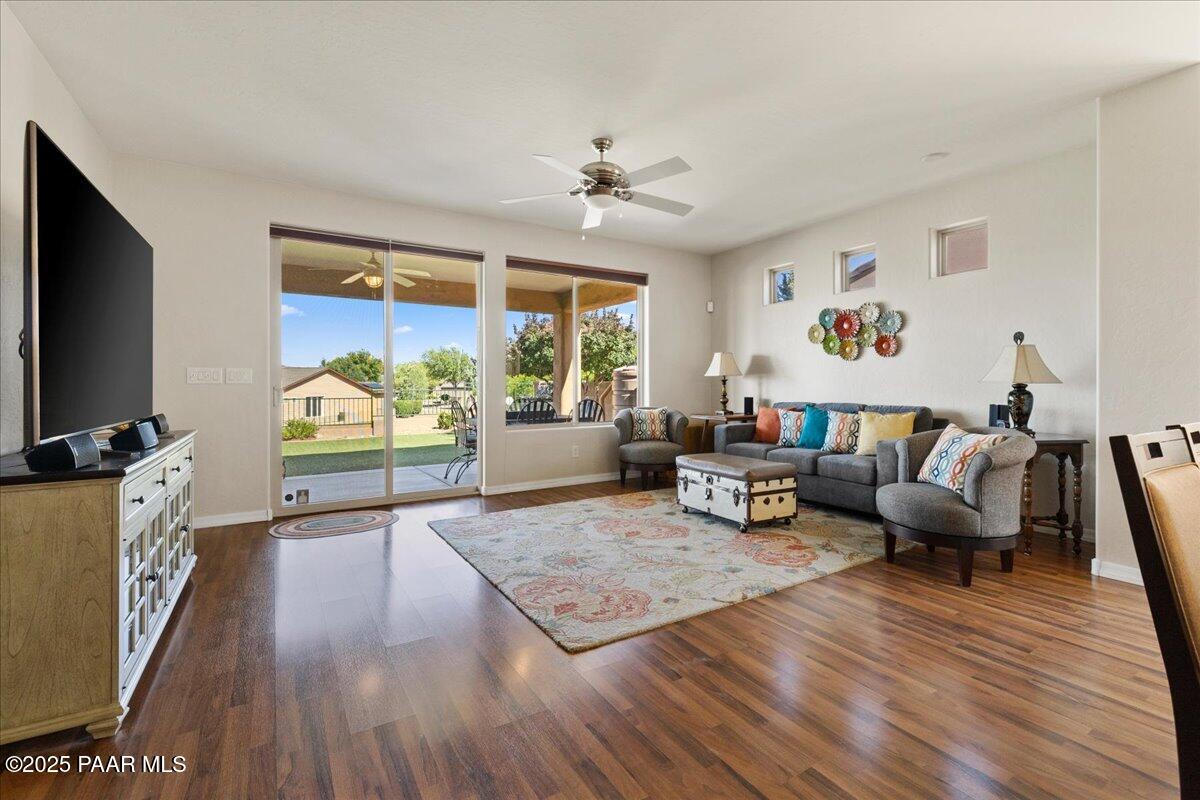 1135 N Tin Whip Trail