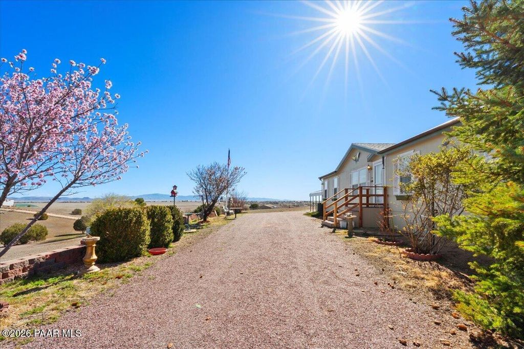 Photo of 330 N Sioux Drive, Chino Valley, AZ 86323 (MLS # 1080190)