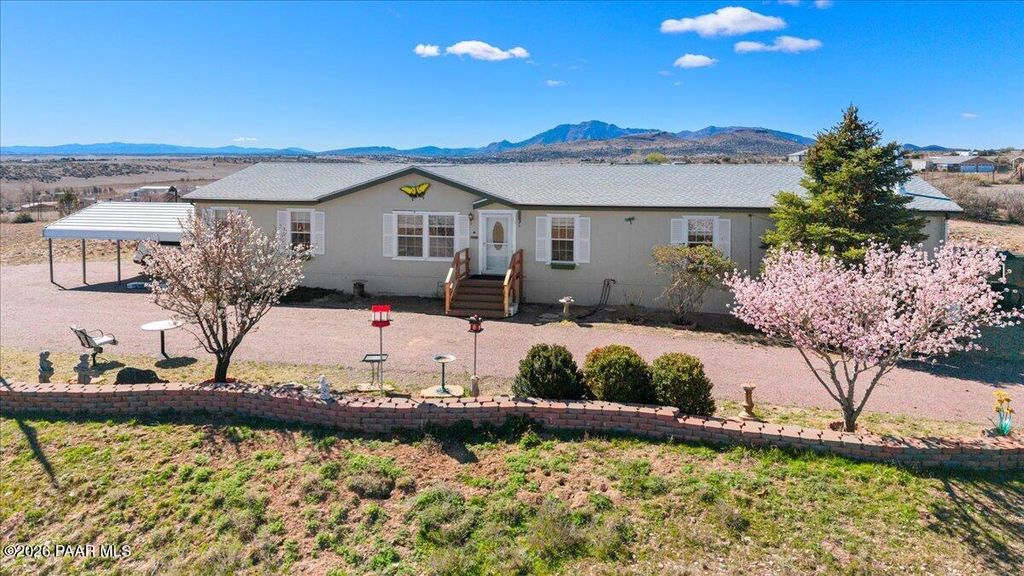 Photo of 330 N Sioux Drive, Chino Valley, AZ 86323 (MLS # 1080190)