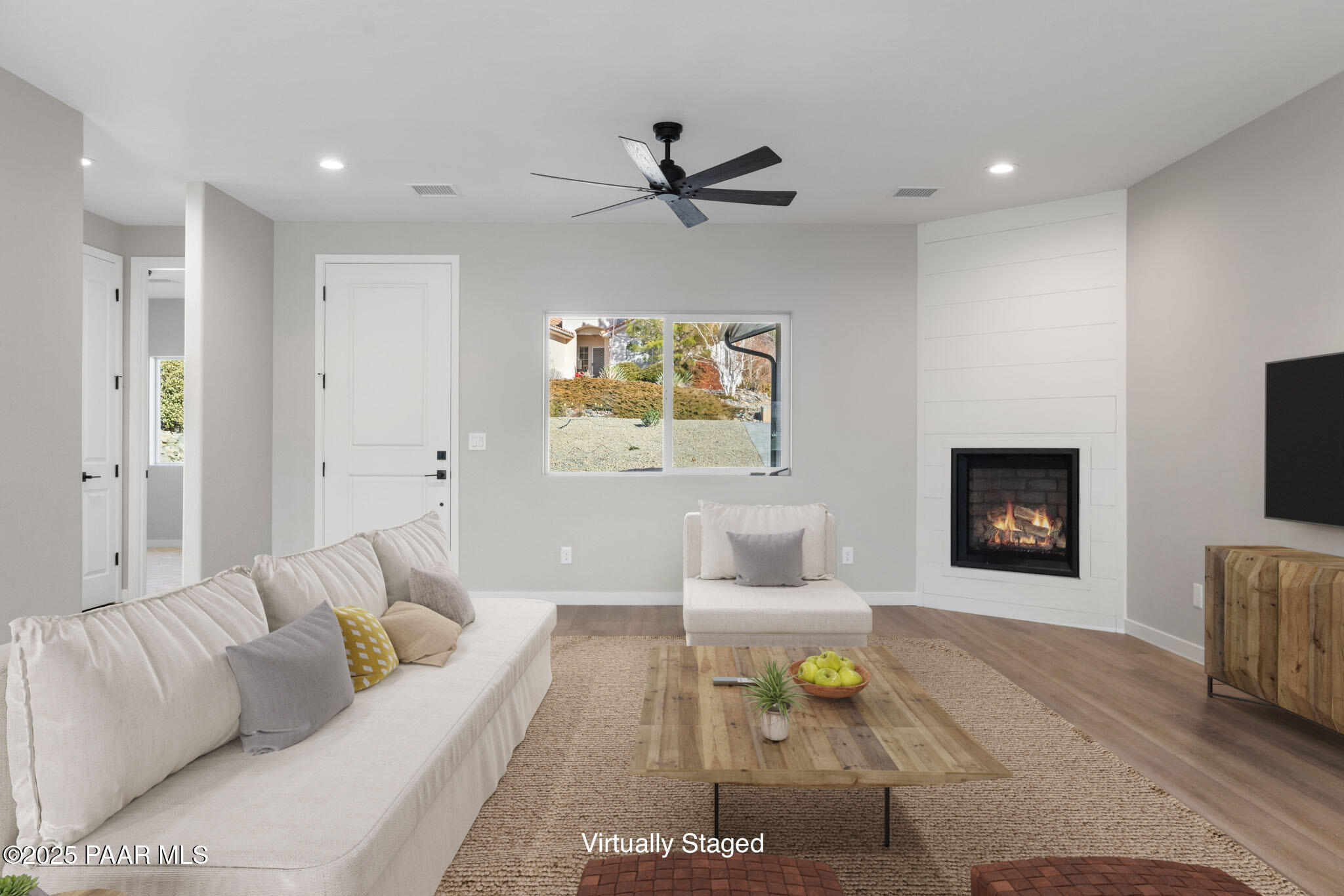 942 N Latigo Lane