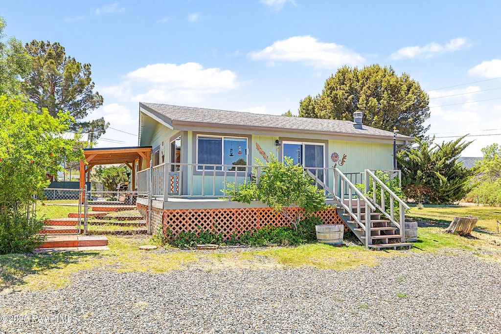 Photo of 633 Oasis Road, Camp Verde, AZ 86322 (MLS # 1082083)