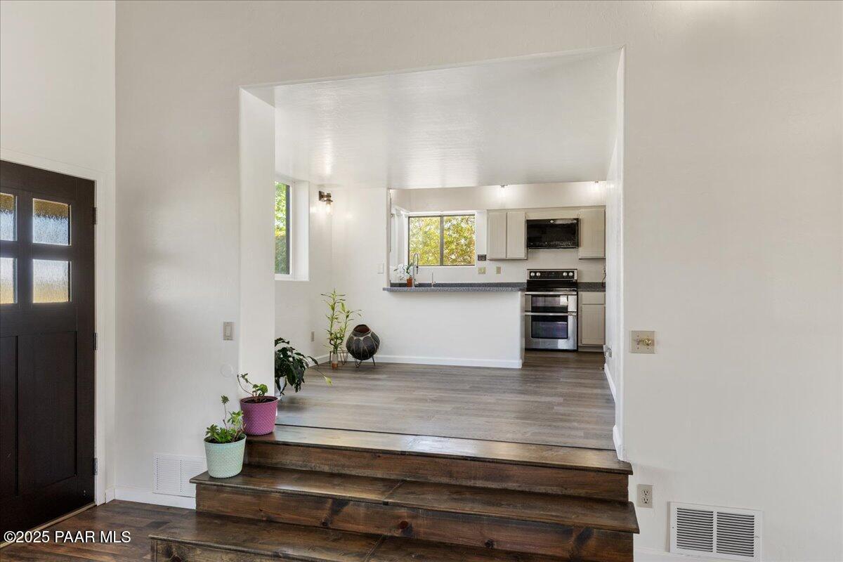 1445 S Table Mountain Road