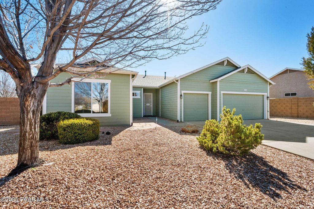Photo of 7708 N Siesta Sunset Lane, Prescott Valley, AZ 86315 (MLS # 1081242)