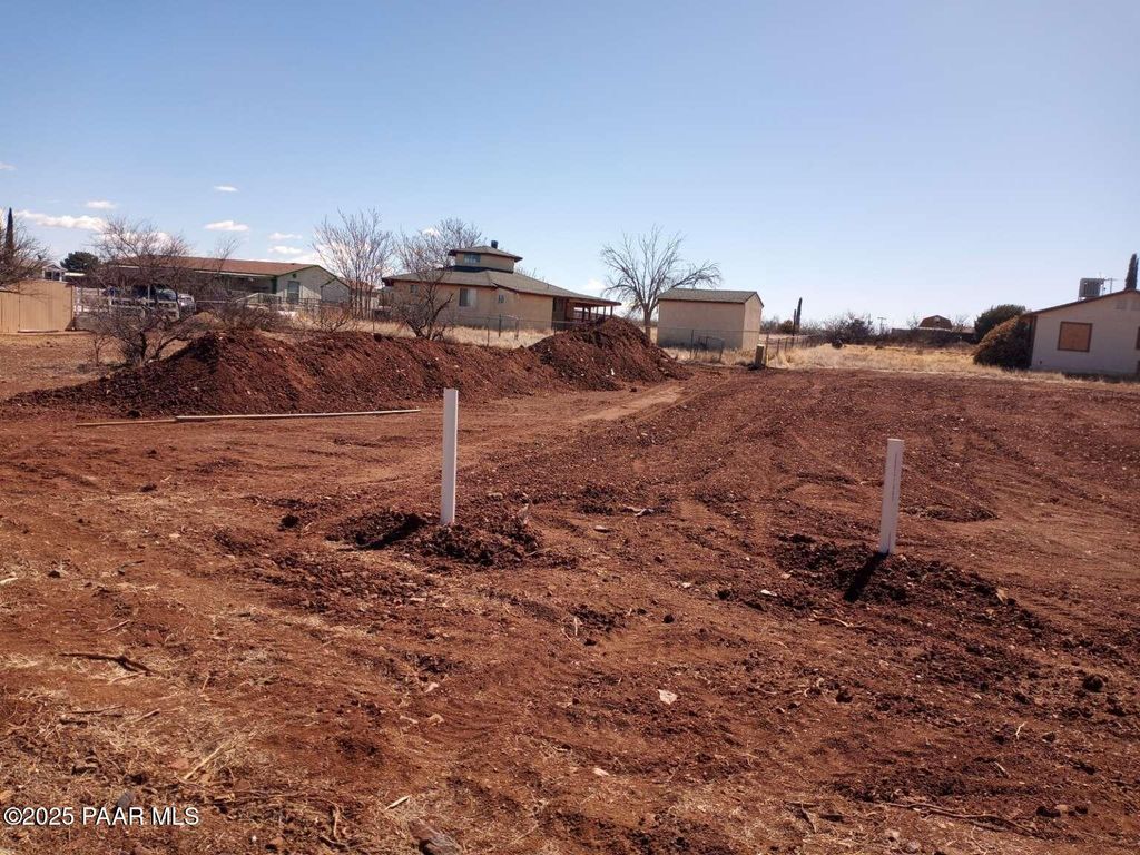 Photo of 20301 E Sierra Drive, Mayer, AZ 86333 (MLS # 1078395)