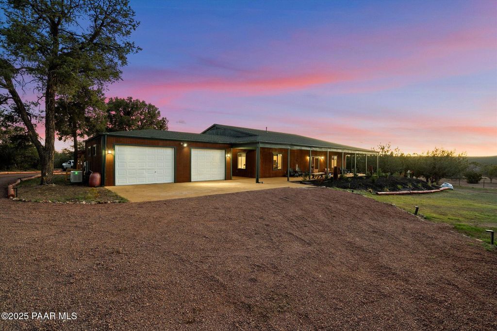 Photo of 33425 W Cowboy Clint Way, Seligman, AZ 86337 (MLS # 1077128)
