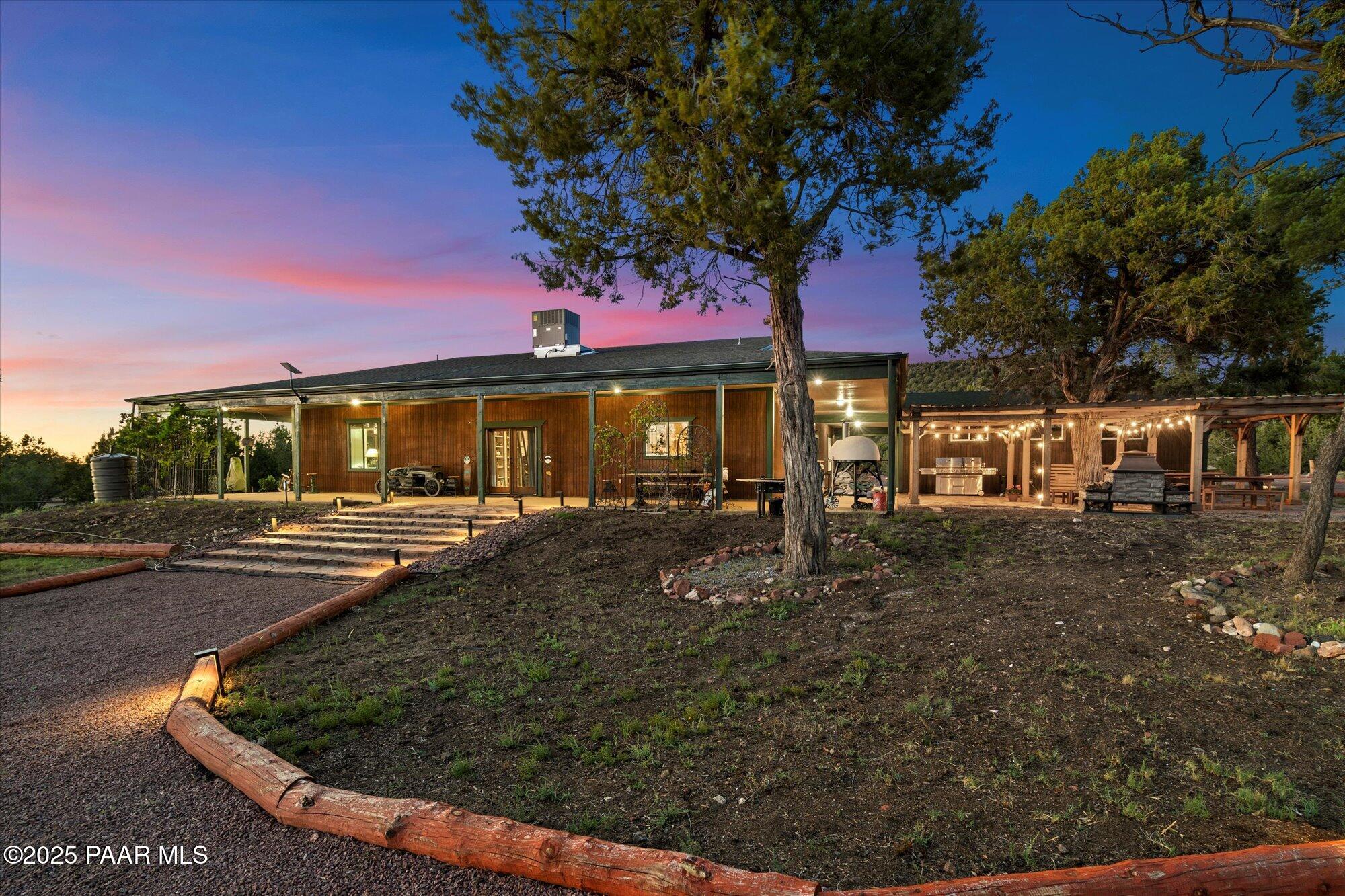 33425 W Cowboy Clint Way