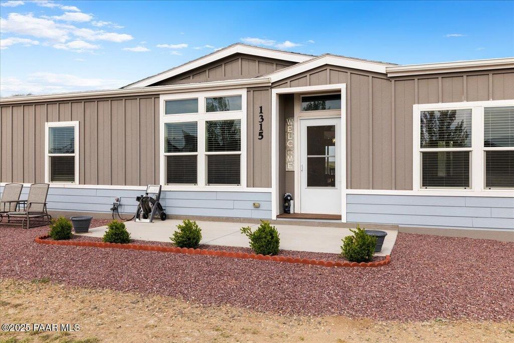 Photo of 1315 Salida Del Sol, Chino Valley, AZ 86323 (MLS # 1079178)