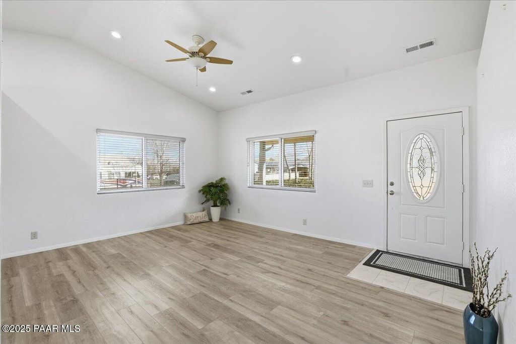 Photo of 5676 N Pawnee Drive, Prescott Valley, AZ 86314 (MLS # 1078432)