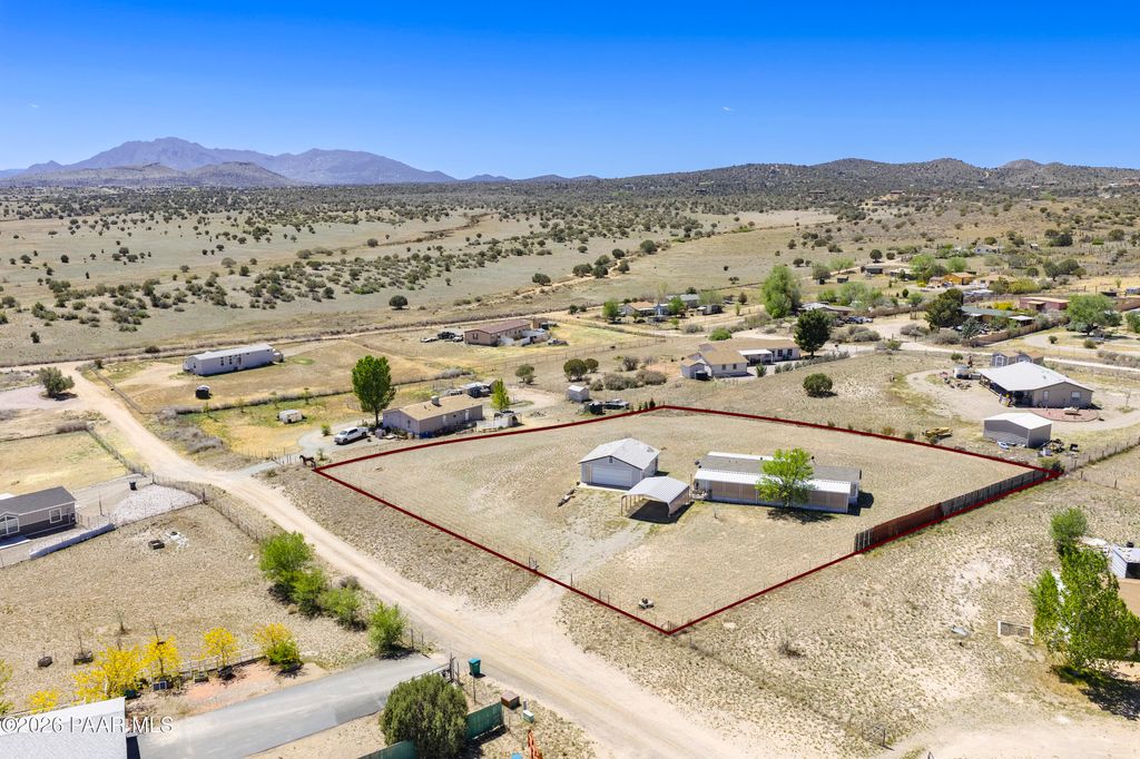 Photo of 2110 N Navajo Place, Chino Valley, AZ 86323 (MLS # 1080978)