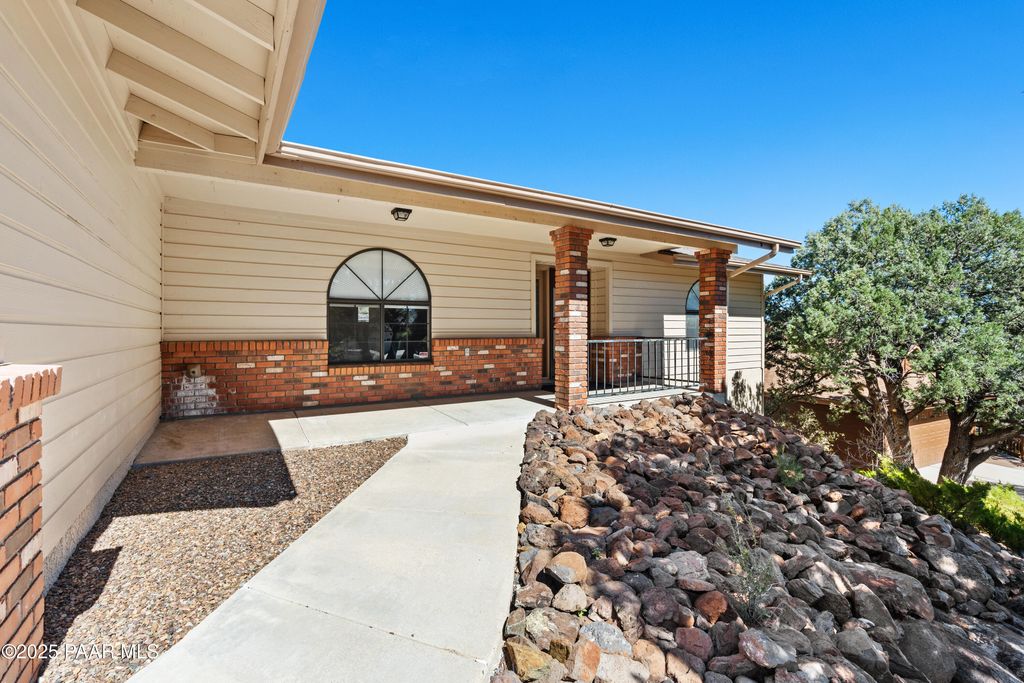 Photo of 688 Star Rock Drive, Prescott, AZ 86301 (MLS # 1077072)
