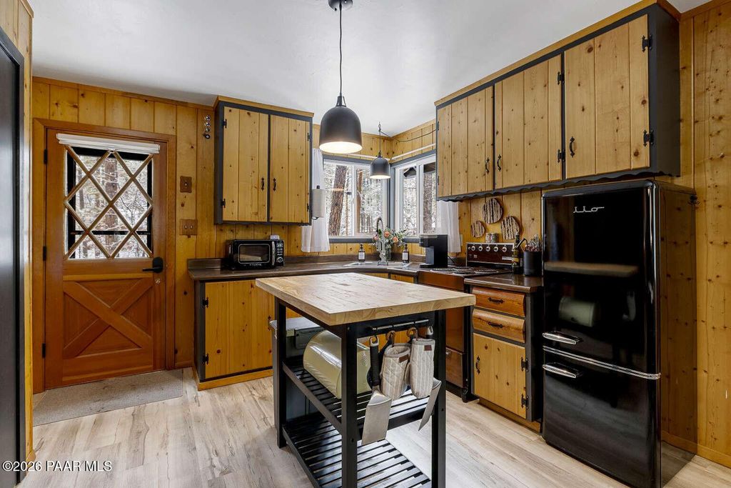 Photo of 1363 E Silver King Circle #-A, Prescott, AZ 86303 (MLS # 1081874)