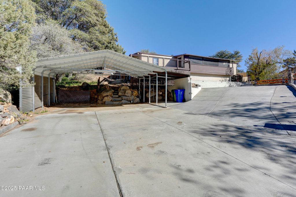 Photo of 820 Oak Terrace Drive, Prescott, AZ 86301 (MLS # 1077867)