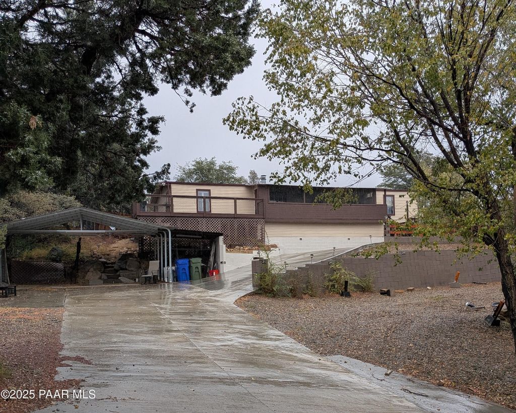 Photo of 820 Oak Terrace Drive, Prescott, AZ 86301 (MLS # 1077867)