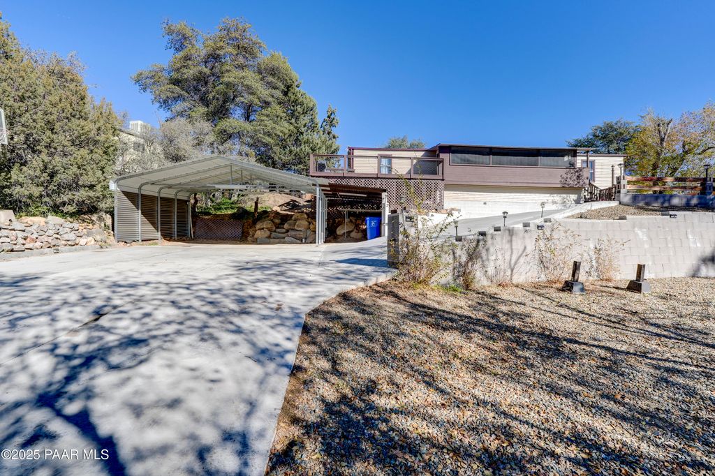 Photo of 820 Oak Terrace Drive, Prescott, AZ 86301 (MLS # 1077867)