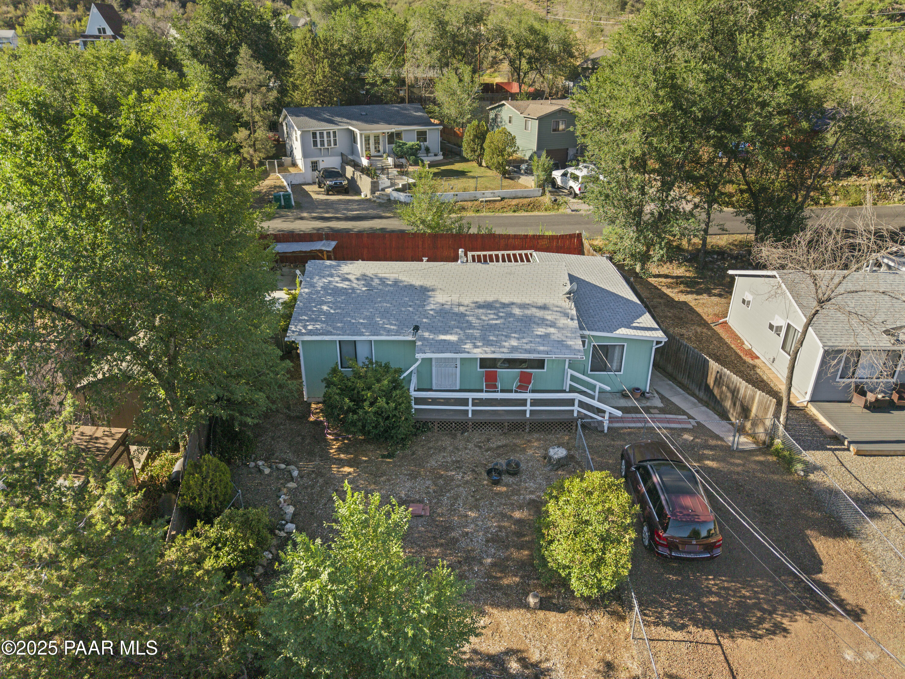 2272 E Christmas Tree Lane