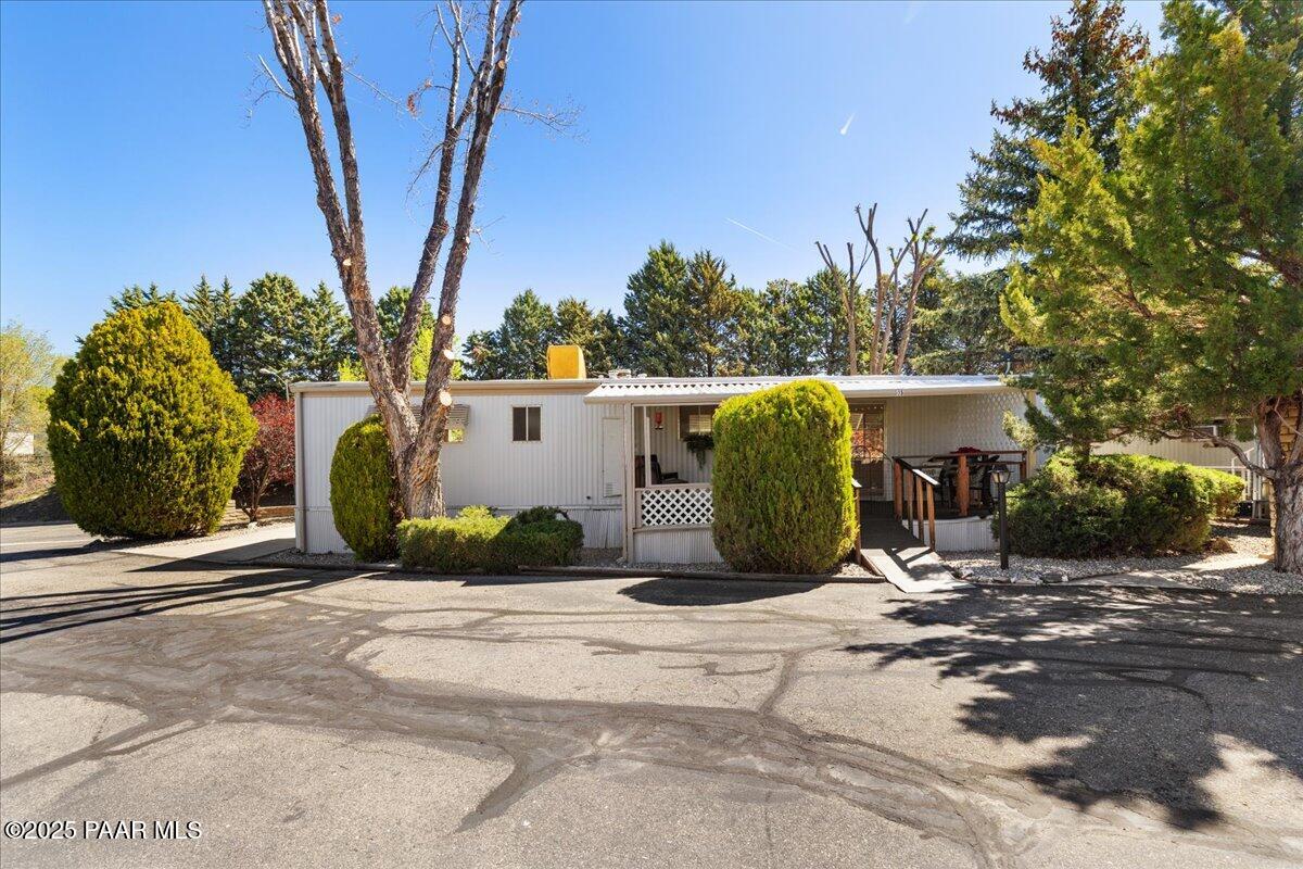 130 N Rush Street 15