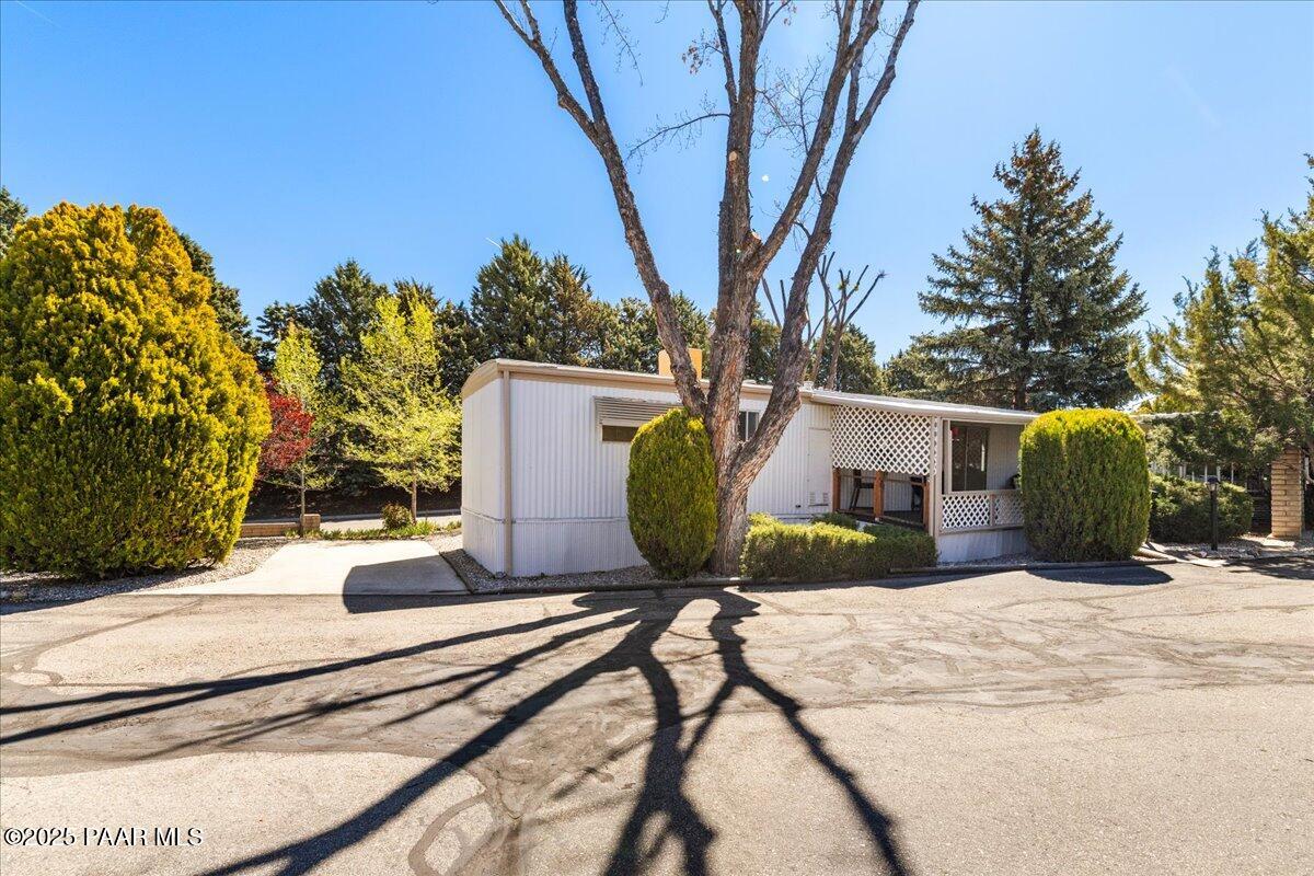 130 N Rush Street 15