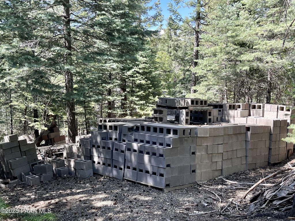 Photo of 2440 E Summit Avenue, Prescott, AZ 86303 (MLS # 1076642)