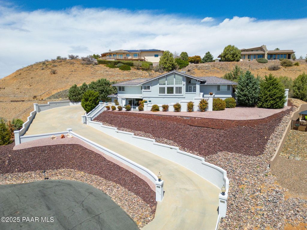 Photo of 10676 Singletree Trail, Dewey-Humboldt, AZ 86327 (MLS # 1081009)